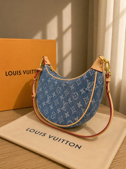 Louis Vuitton Loop handbag
