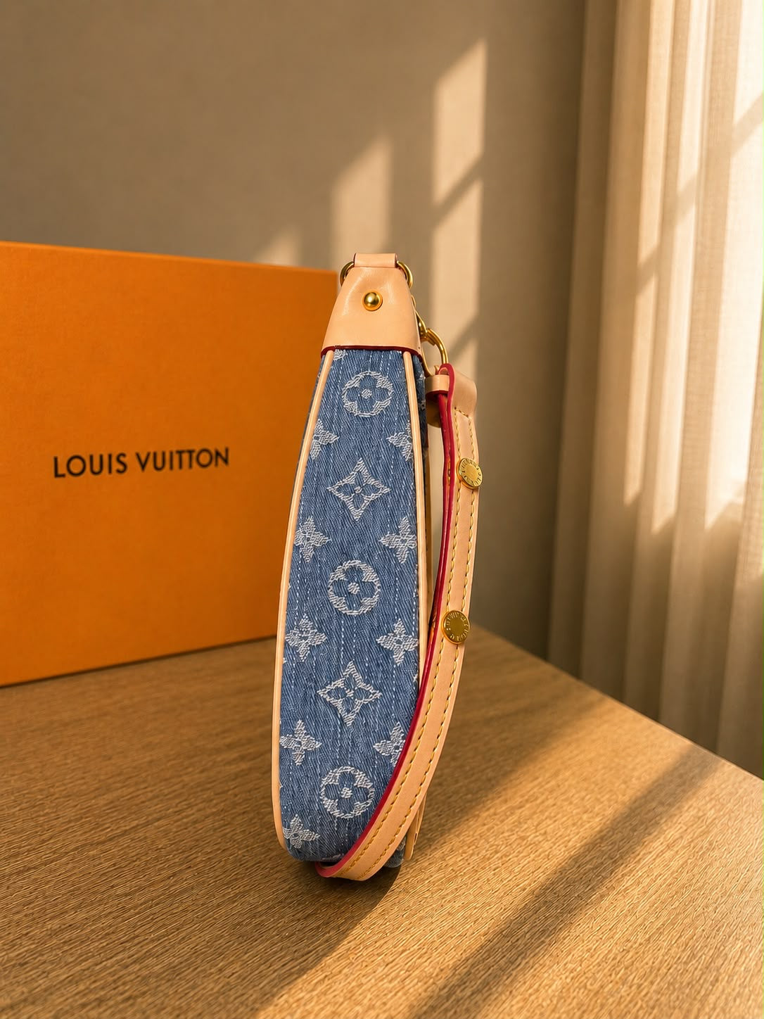 Louis Vuitton Loop handbag